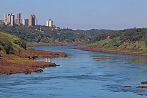 El caudal del río Paraná sigue muy por debajo de su estado normal - La Clave