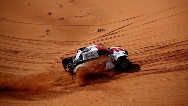 Dakar: Lategan gana la etapa en coches