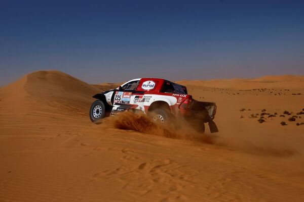 Lategan gana la 5ª etapa del Dakar en autos - Automovilismo - ABC Color