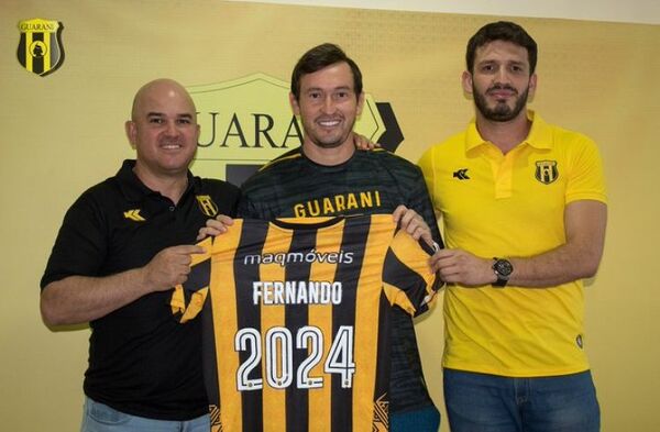 Fernando Fernández renueva con Guaraní por tres temporadas más