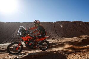 Petrucci gana la 5ª etapa del Dakar en motos tras penalización a Price - Automovilismo - ABC Color