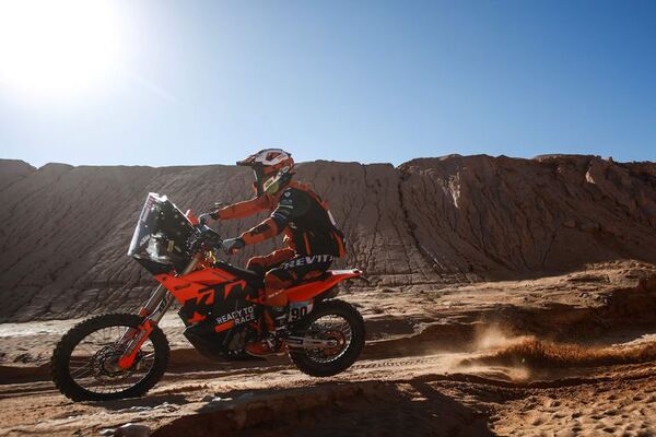 Petrucci gana la 5ª etapa del Dakar en motos tras penalización a Price - Automovilismo - ABC Color