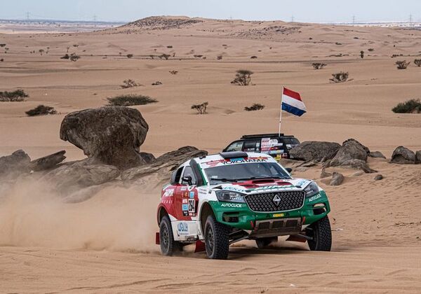 Andrea Lafarja se mantiene en el Dakar tras la Etapa 5 - Automovilismo - ABC Color