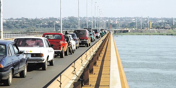 COVID: cada día, Argentina detecta 600 test falsificados en frontera con Paraguay