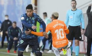 Con Arzamendia como titular, el Cádiz avanza en la Copa del Rey
