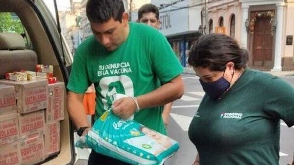 Indígenas en la Plaza Uruguaya reciben apoyo del Minna