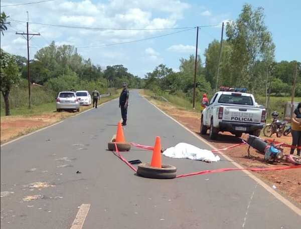 Motociclista muere en terrible accidente frente a su casa •