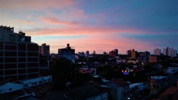 Ambiente caluroso con chaparrones y tormentas para este viernes