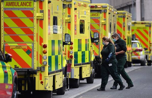 Militares refuerzan en Londres a los sanitarios ante las bajas por covid-19 - Mundo - ABC Color