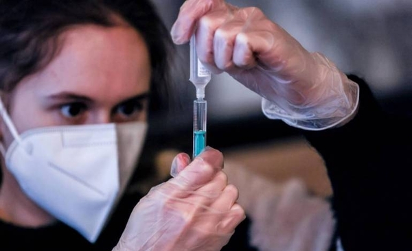 Diario HOY | OMS asegura que las vacunas anticovid funcionan contra todas las variantes