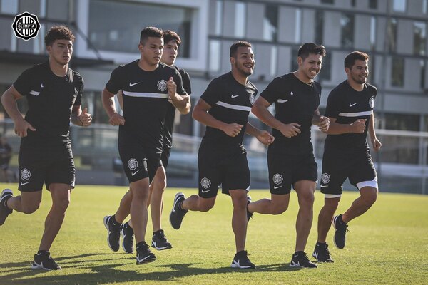 Olimpia: Los 9 juveniles 'nuevos' que llamó Julio Cáceres