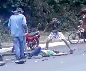 Motociclista muere al estrellarse contra la parte trasera de camión en Presidente Franco