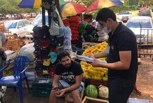 Notifican a vendedores de frutas que abandonen espacio público - La Clave
