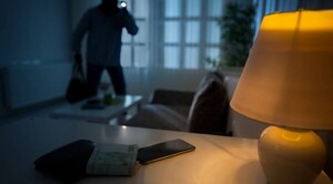 Murió del susto al encontrar a unos delincuentes en su casa