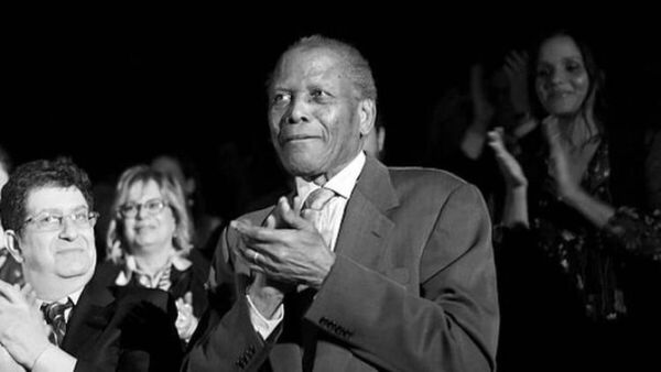Falleció a los 94 años Sidney Poitier, la primera estrella afroestadounidense de Hollywood