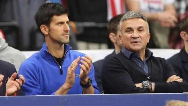 El padre de Djokovic acusa a Australia de querer humillar a su hijo