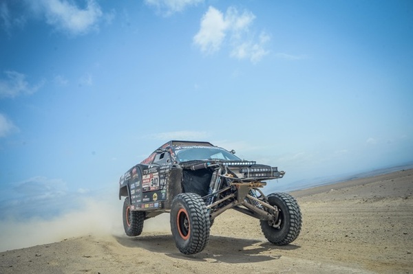 Plantean cancelar el Dakar por sospecha de ataque terrorista tras explosión de un vehiculo - ADN Digital