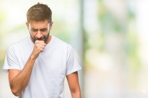 Toser hacia abajo reduce las posibilidades de contagio por COVID-19
