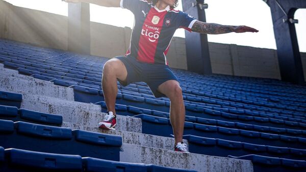 Lo llamaron   el Virgil van Dijk paraguayo
