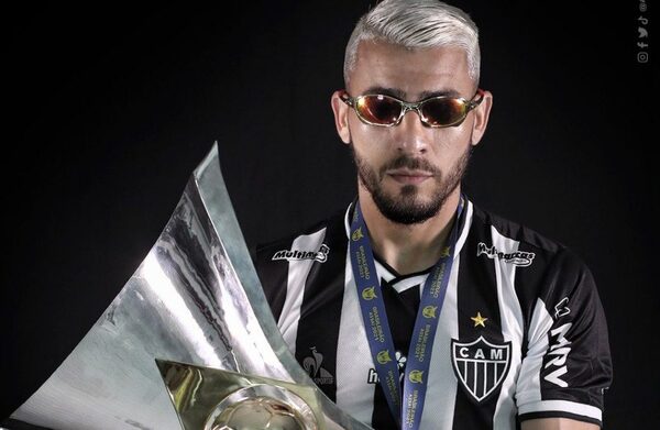 Mineiro despide con honores a su gran 'Xerife': Junior Alonso