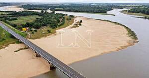 La Nación / Villa Florida: pescadores protestan con cierre de ruta al no poder trabajar por situación del río