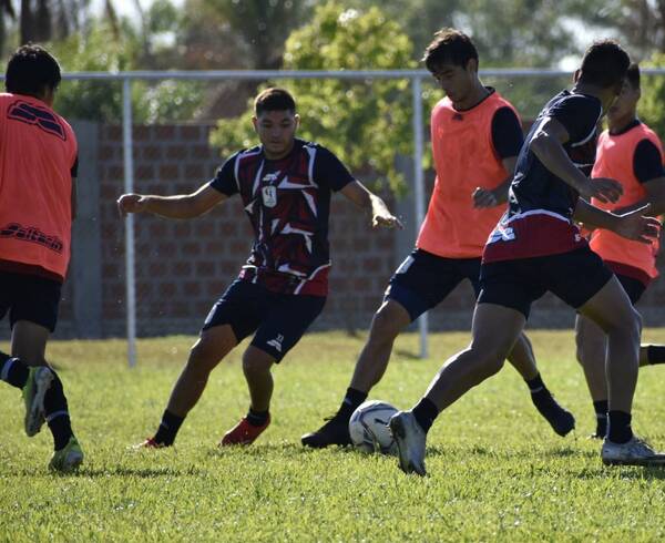 Crónica / Conocé al compatriota de Ricardo Arjona que jugará en nuestro fútbol