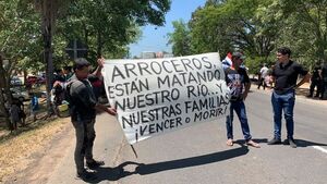 Sigue manifestación contra bombeo de arroceros en Villa Florida