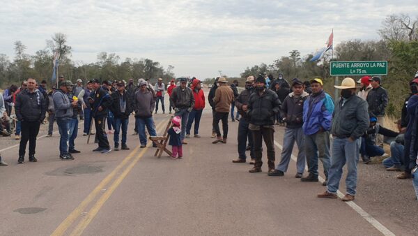 Sin tierras bloquean ruta a Vallemi exigiendo mensura