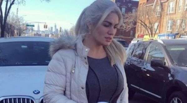 Lilian Ruíz presume fajos de dólares como regalo de Reyes