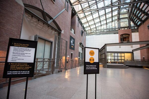 Museos del Holocausto piden a los visitantes que muestren papeles de vacunación para ingresar