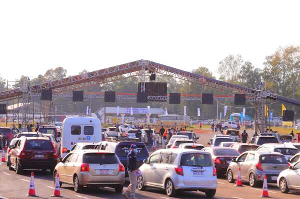 Toma de muestras en el “Rubén Dumot” se realiza solo de modo vehicular - .::Agencia IP::.