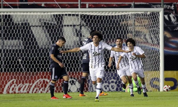 Blas Cáceres va a préstamo al Sport Recife de Gustavo Florentín