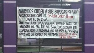 Escrachan a doctor "roba-esposas" y le dejan una advertencia