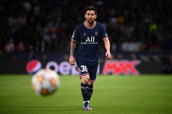 Messi sigue su recuperación del covid y no jugará este domingo ante el Lyon - Fútbol Internacional - ABC Color