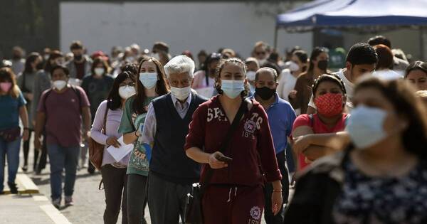 La Nación / COVID en México: supera 300.000 fallecidos, suspenden vuelos y autorizan pastilla