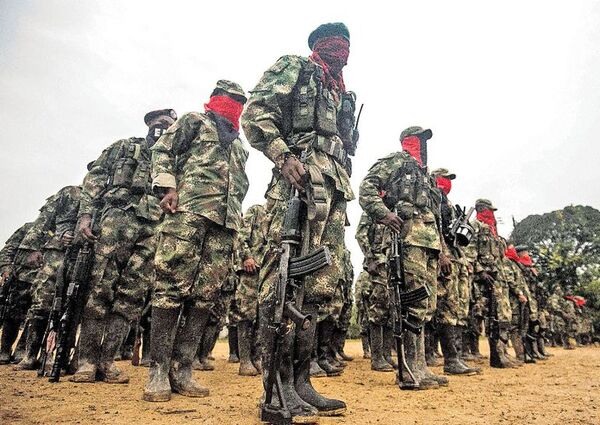 Guerrilla de ELN se atribuye atentado contra camión de Policía en Colombia - Mundo - ABC Color