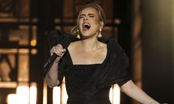 Las ventas de CD aumentan por primera vez en 17 años, gracias a Adele, BTS y Taylor Swift