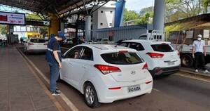 La Nación / Frontera CDE: estiman que 15.000 paraguayos fueron a vacacionar sin trámite migratorio