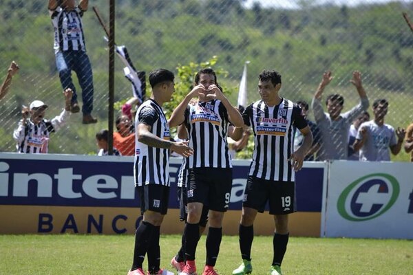 Deportivo Santaní oficializa a un mundialista albirrojo