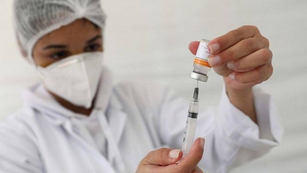 Diario HOY | No vacunados de 60 en adelante tienen 20 veces más riesgos de morir, según estudio
