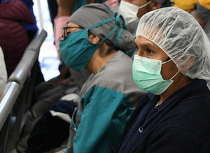 Santa Cruz de la Sierra pierde a la mitad de médicos en el peor momento de la pandemia en Bolivia - .::Agencia IP::.