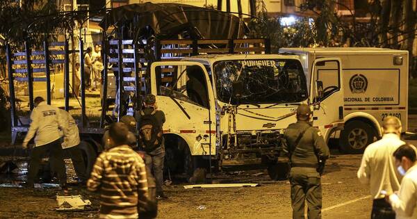 La Nación / Colombia: guerrilla ELN se atribuye atentado contra policías