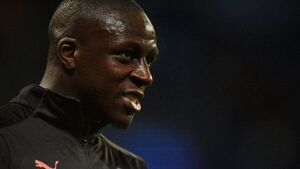 Futbolista del Manchester City en libertad bajo fianza