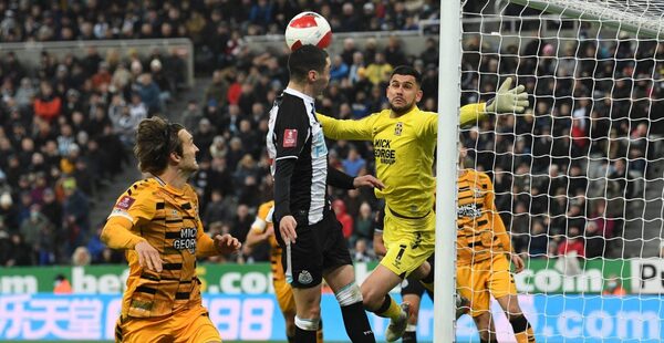 Con Almirón, Newcastle es eliminado de la FA Cup por un equipo de tercera división