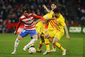 Crónica / Barcelona no levanta cabeza