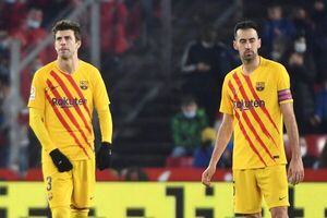 Un Barcelona en inferioridad se deja dos puntos en Granada casi al final - Fútbol Internacional - ABC Color
