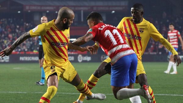 Barcelona se deja dos puntos en Granada