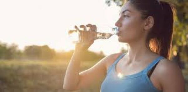 La hidratación debe ser con agua y no con tereré