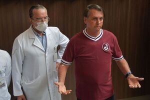 Bolsonaro dice que tiene una “hernia grande” y que “tal vez” pase por cirugía - Mundo - ABC Color