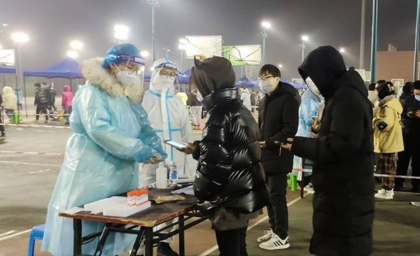 Diario HOY | China lanza campaña masiva de test anticovid en ciudad de 14 millones de personas